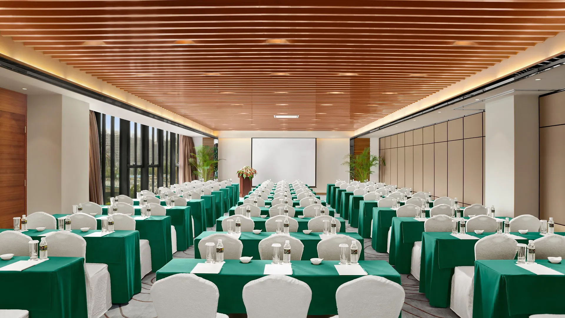Resort Crowne Plaza Sanya City Center By Ihg