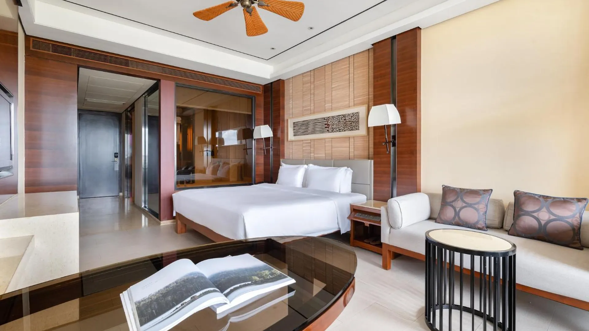 Crowne Plaza Sanya City Center By Ihg 5*,  China