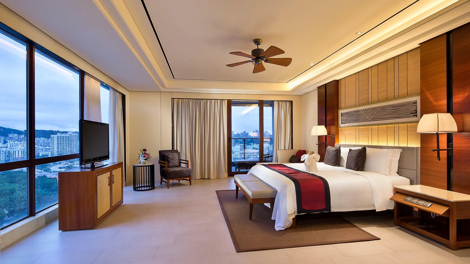 Crowne Plaza Sanya City Center By Ihg Resort
