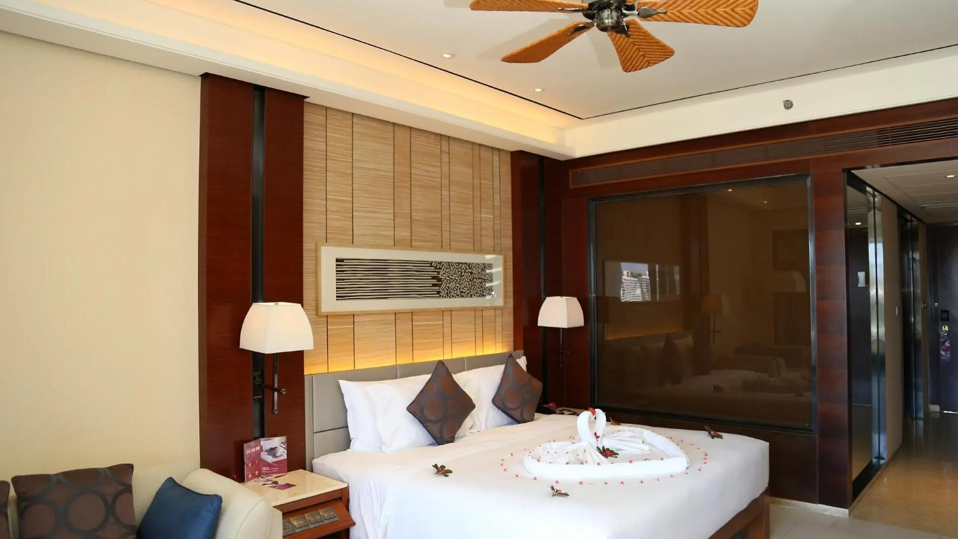 Resort Crowne Plaza Sanya City Center By Ihg