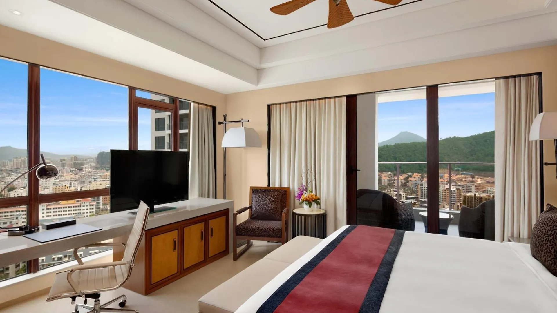 Crowne Plaza Sanya City Center By Ihg 5*,  China